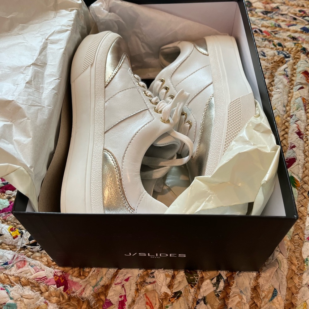 J Slides White and Gold Sneakers - Picture 11 of 11